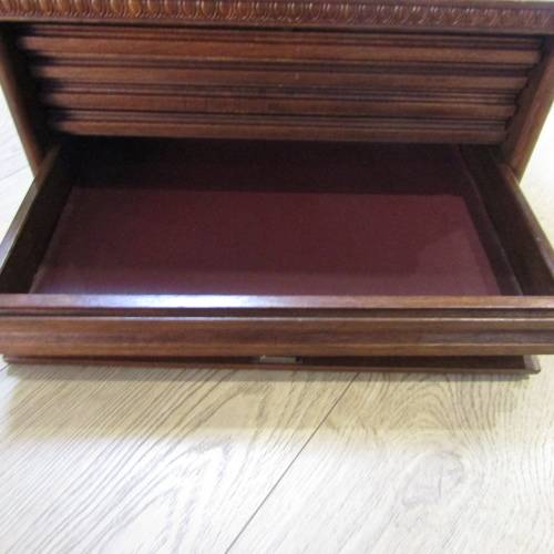 Beautiful wooden coin case with drawers and 100 slots for coins up to 43mm - no key
