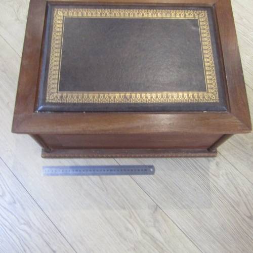 Beautiful wooden coin case with drawers and 100 slots for coins up to 43mm - no key