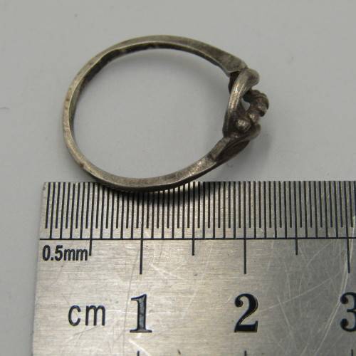 Vintage Sterling silver ring - weighs 1,2g - size L