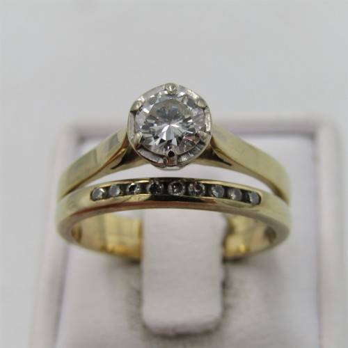9kt Yellow Gold diamond ring wedding set with about 0,70ct diamond