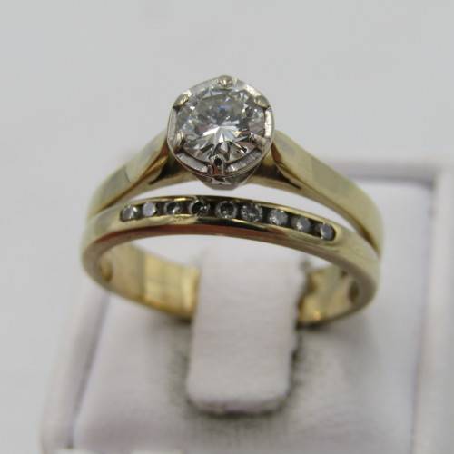 9kt Yellow Gold diamond ring wedding set with about 0,70ct diamond