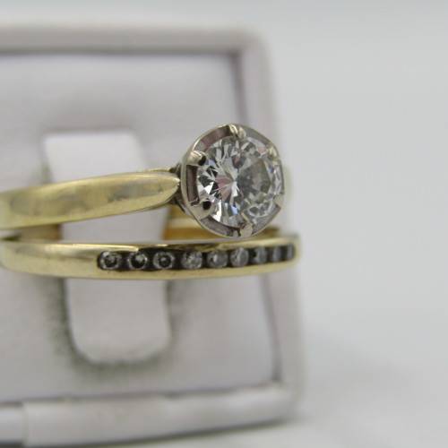 9kt Yellow Gold diamond ring wedding set with about 0,70ct diamond