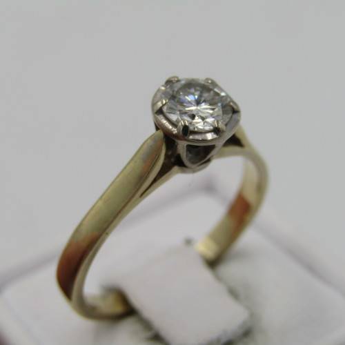9kt Yellow Gold diamond ring wedding set with about 0,70ct diamond