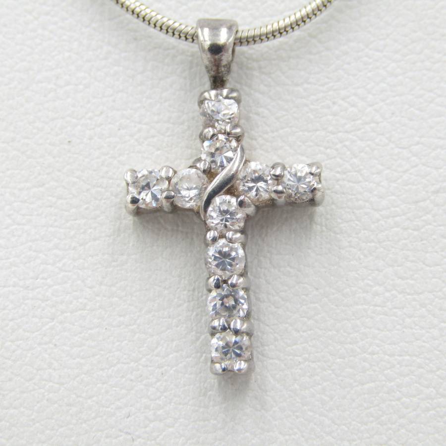 Sterling silver necklace with cross pendant with 10 cubic zirconia stones - 5,7 g