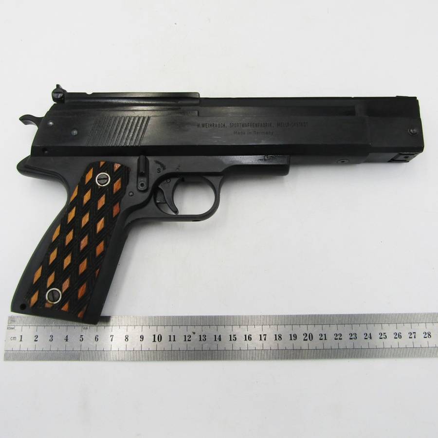 Vintage Weihrauch HW45 .177 Air pistol - serial 358814 - excellent condition