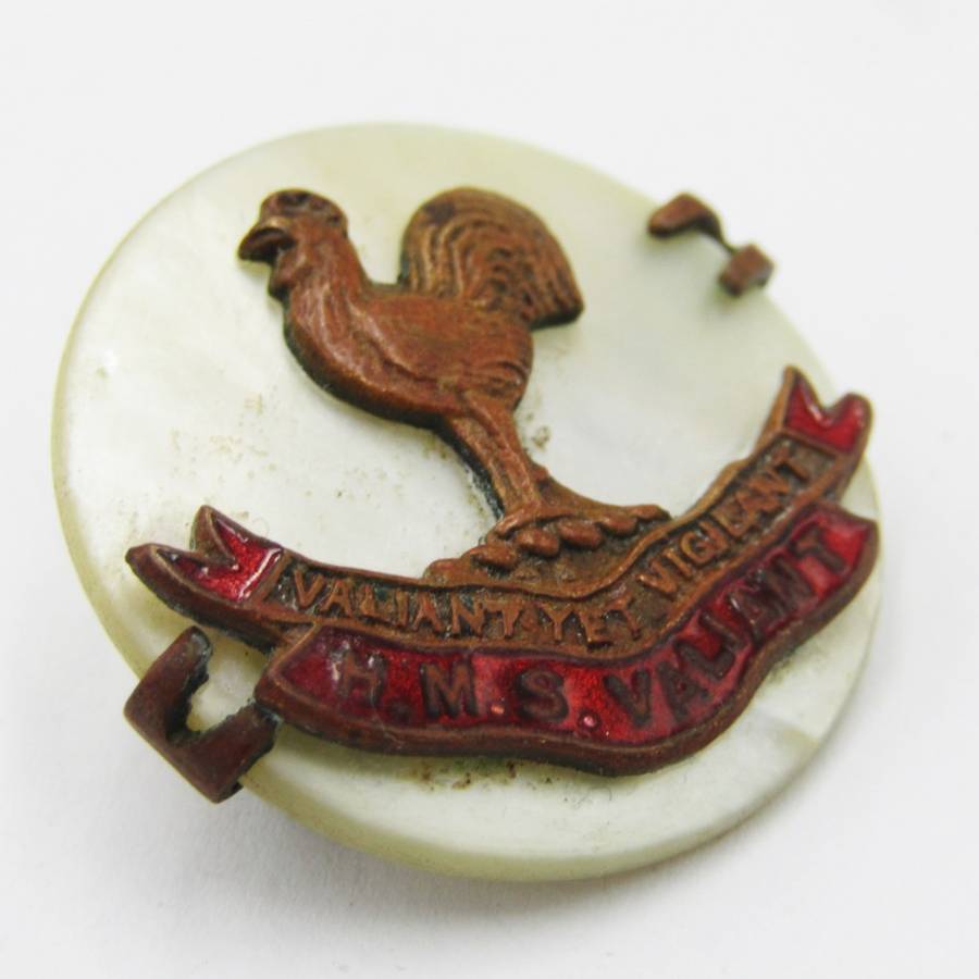 Ships crew badge HMS Valiant - Served in WW1 & WW2