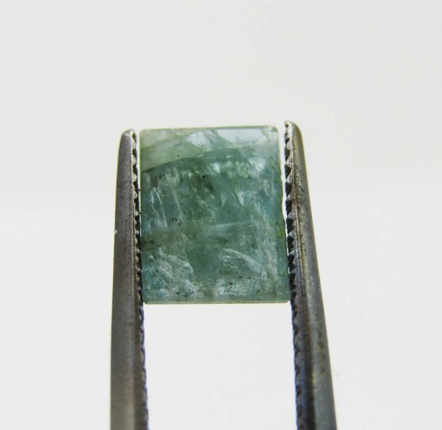 Natural Emerald of 1,4 carat - Baguette shape medium toned slight bluish green