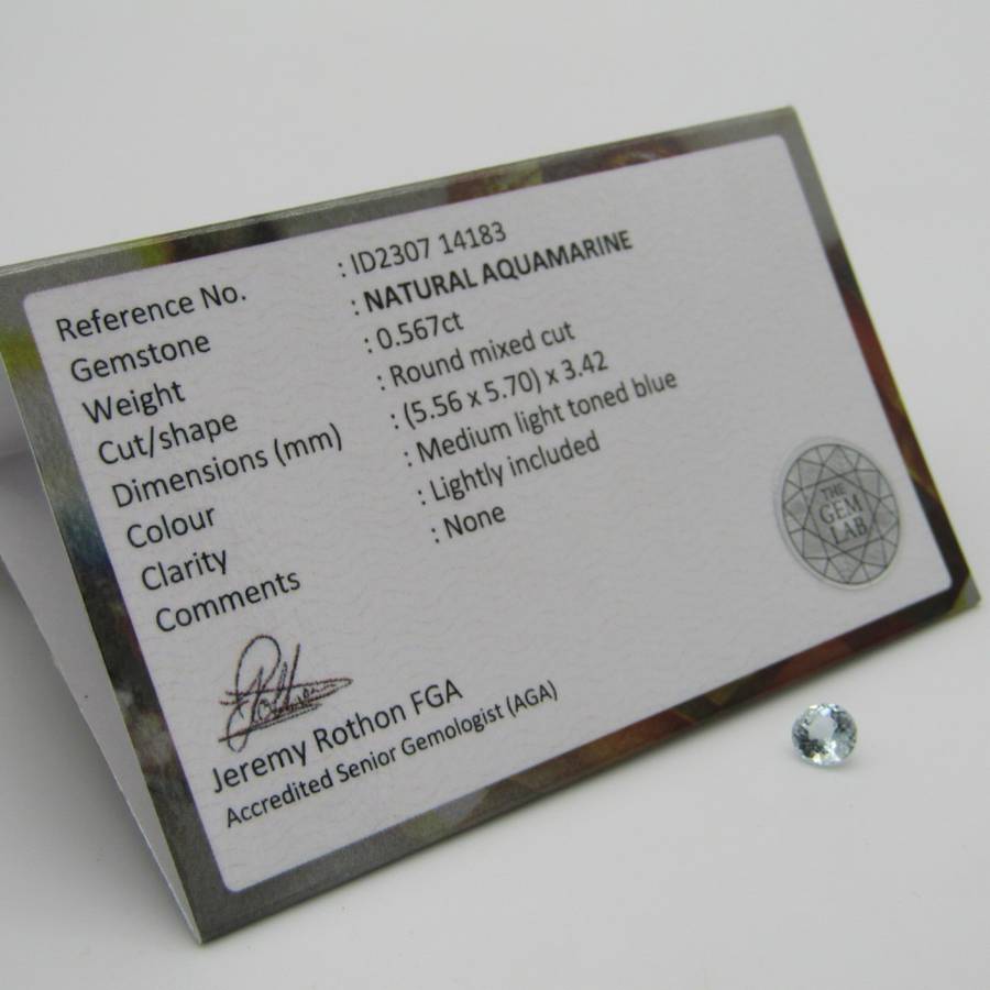 Natural Aquamarine of 0,56 carat - round mixed cut - Medium light toned blue - certified by Gemlab
