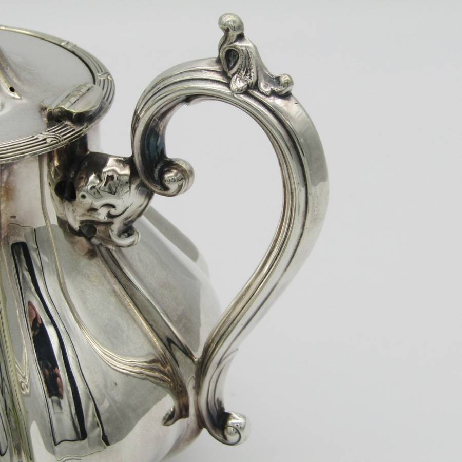 Vintage silverplated teapot - excellent condition