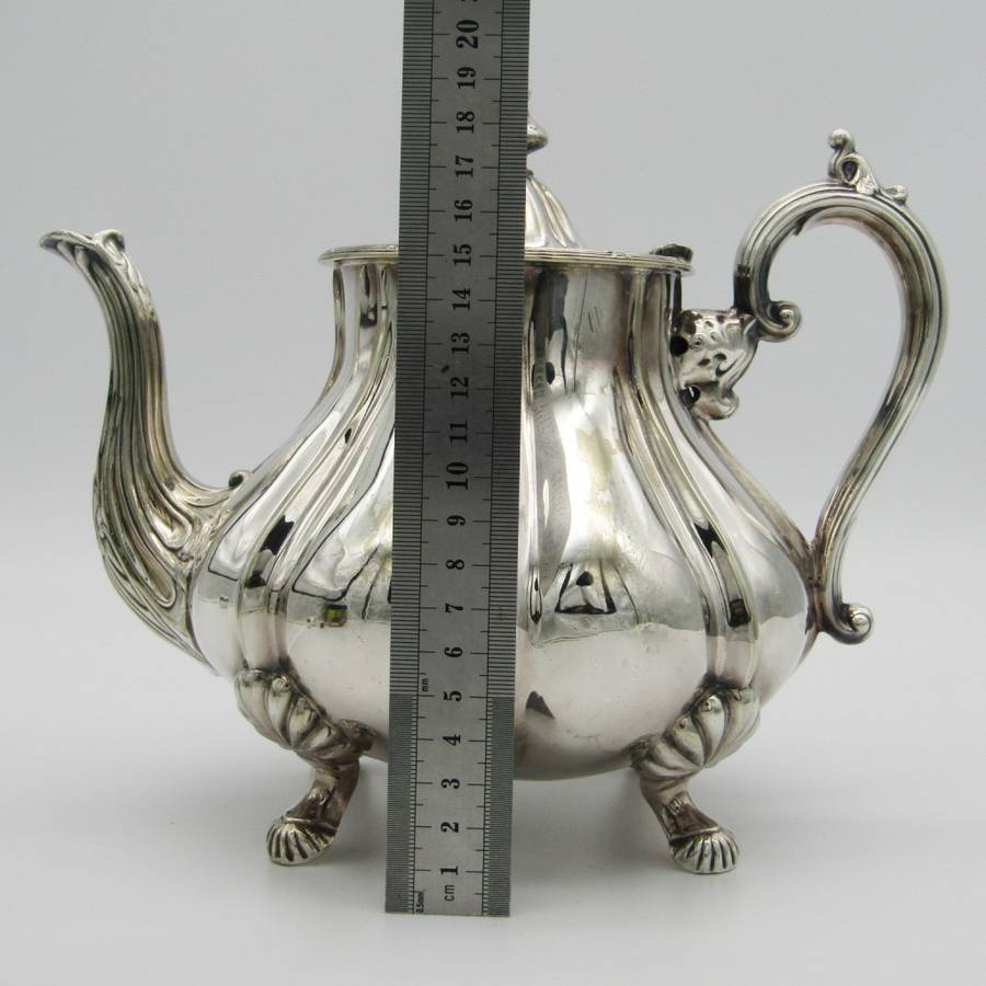 Vintage silverplated teapot - excellent condition