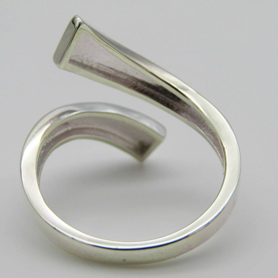 Interesting Sterling Silver ring - Size S - 4g