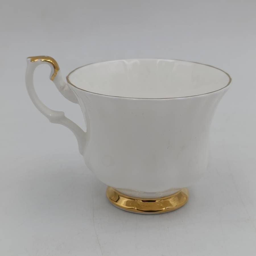 Royal Albert Val d`or porcelain tea set - 6 trios, milk jug and bowl