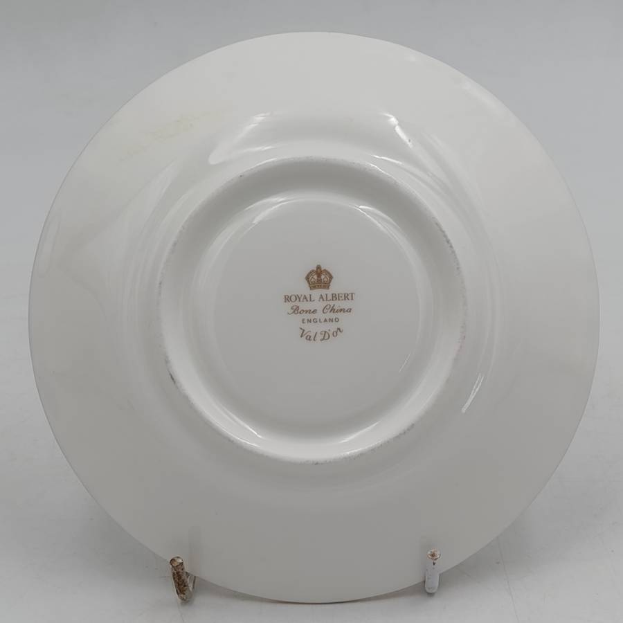 Royal Albert Val d`or porcelain tea set - 6 trios, milk jug and bowl