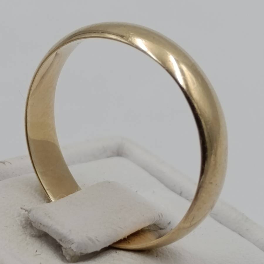 9kt Yellow gold mens ring - weighs 2.3g