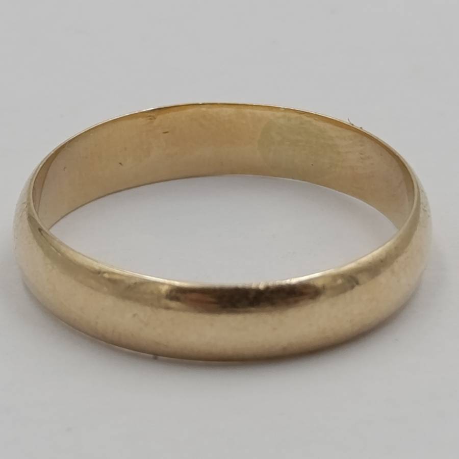 9kt Yellow gold mens ring - weighs 2.3g