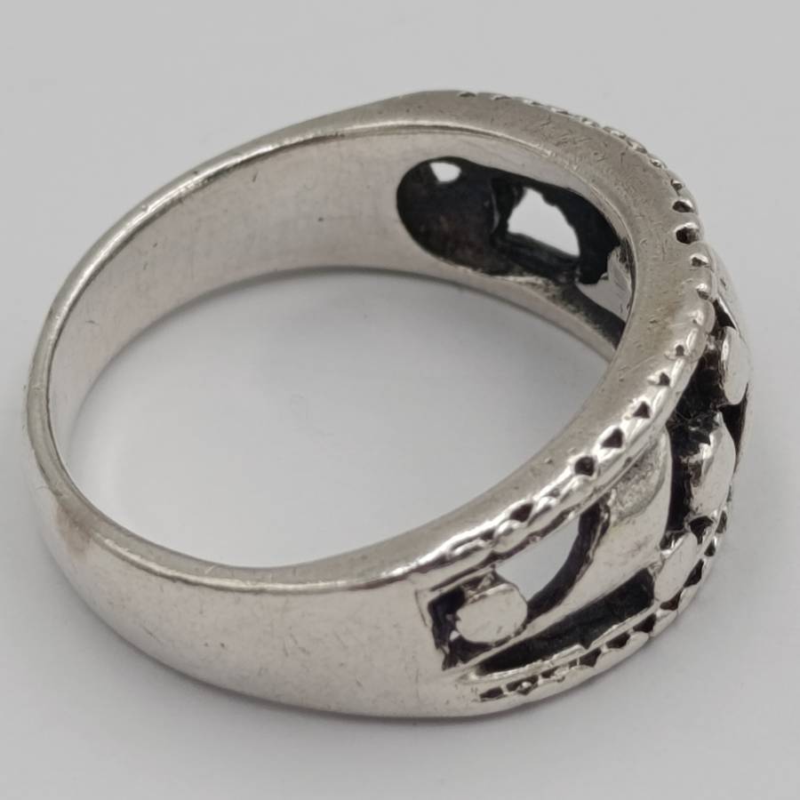 Vintage sterling silver ring - size R - weighs 6.3g