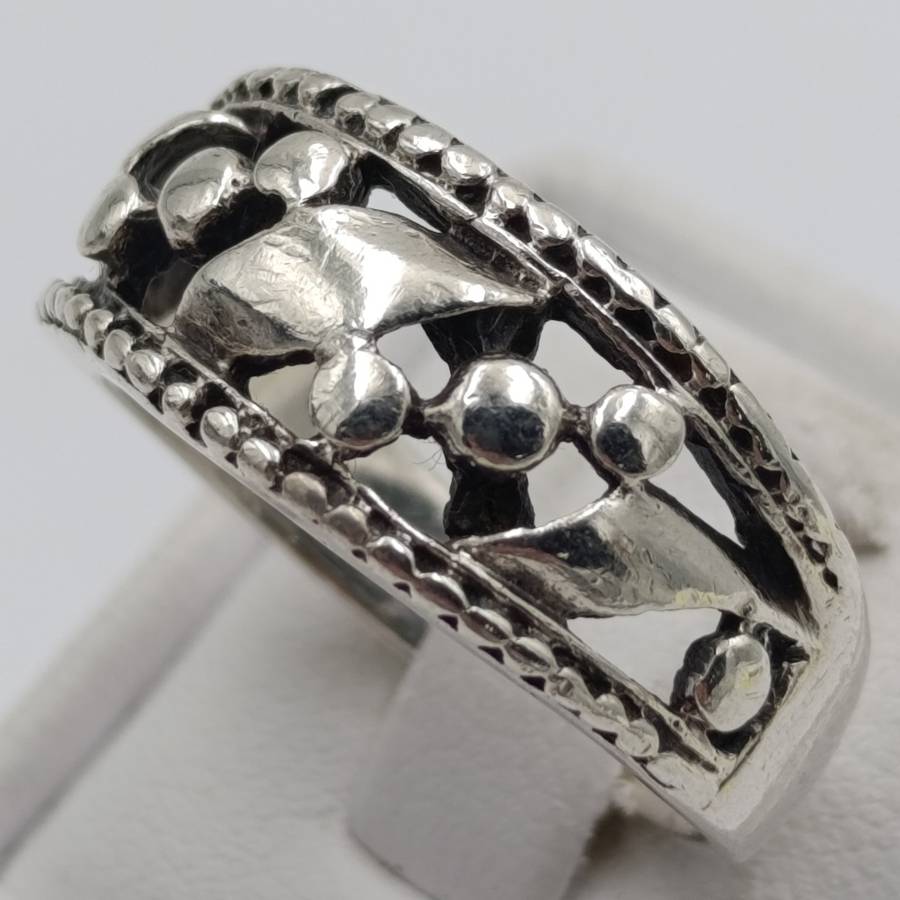 Vintage sterling silver ring - size R - weighs 6.3g