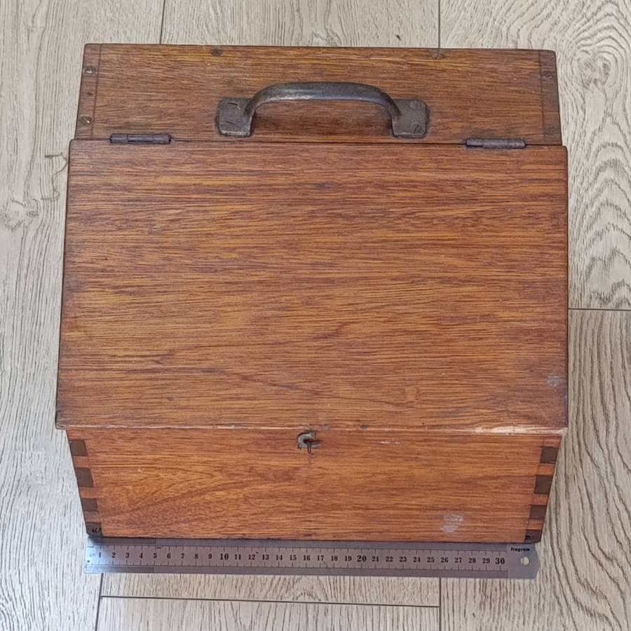 Antique wooden Shooting case with accessories