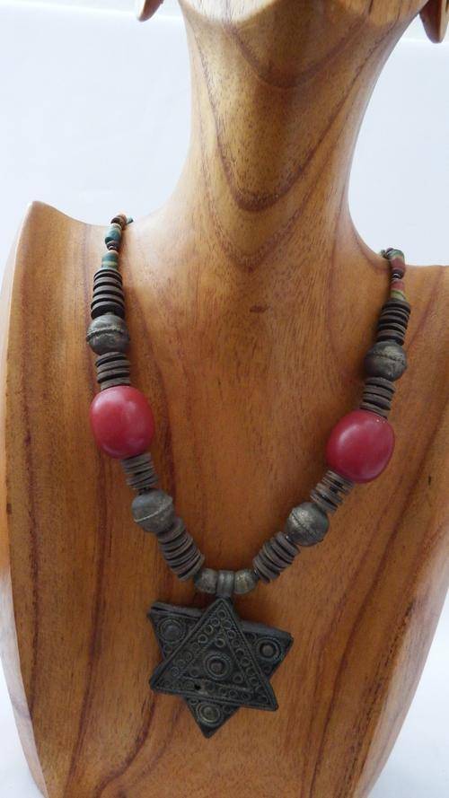 Vintage clay bead and metal necklace - 56 cm - as per photo