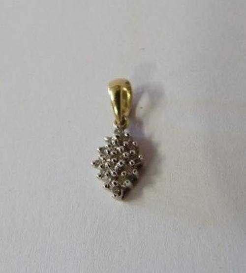 9kt gold pendant with small diamonds - as per photo