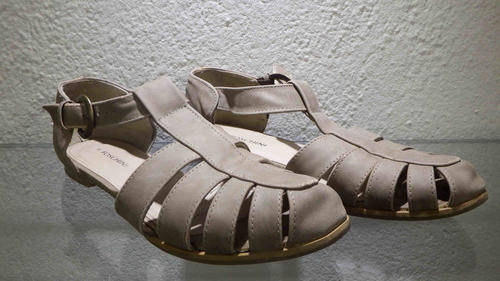 Summer Sandals made in South Africa - in excellent condition
