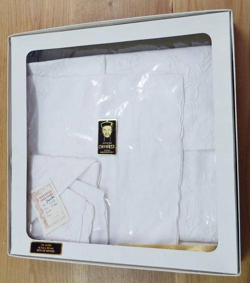 Vintage Chinese hand embroidered Tea cloth with 6 napkins - 45inch x 45inch - as per photo