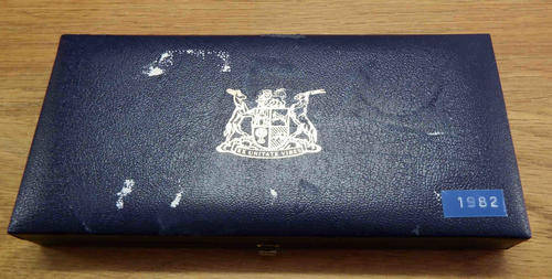1982 proof set in box as per photo