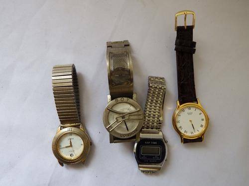 Lot of 4 mens watches not tested