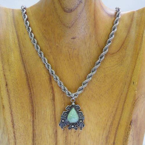 Sterling Silver chain and pendant - 35 cm  27.7g