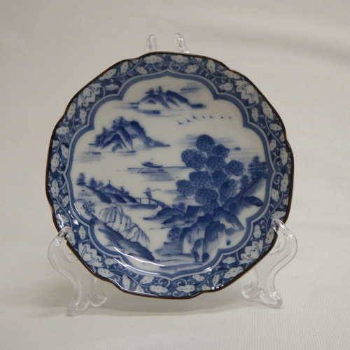 Beautiful Oriental small porcelain plate