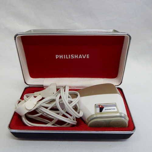 Vintage Philishave electrical razor in case