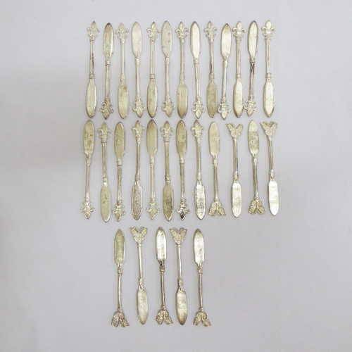 Lot of 30 small butter knifes