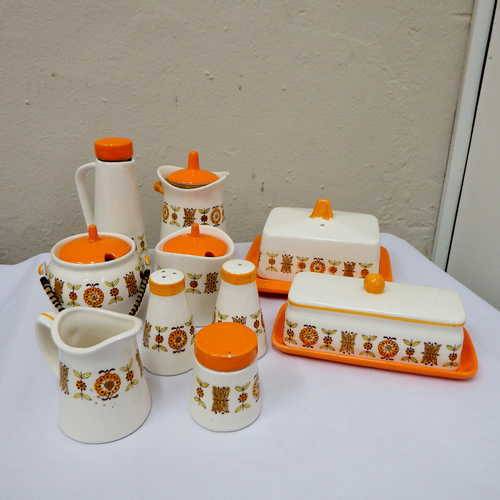 10 Piece breakfast set made in 1968 (Some chips) - @ CRAZY R1 start