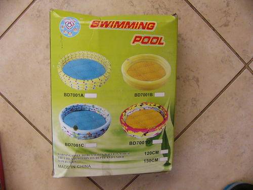 Paddling pool inflatable type .120 cm across.