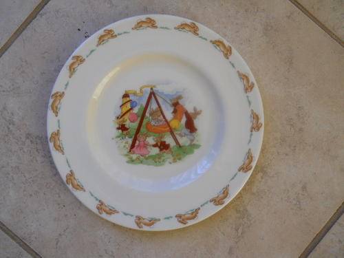 Bunnykins 20 cm plate with bunnies on swing.