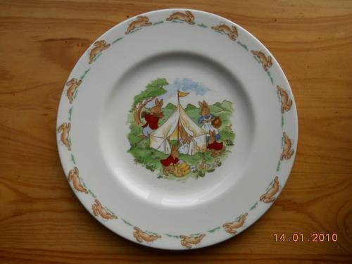 BUNNYKINS 20cm plate by ROYAL DOULTON with camping scene .