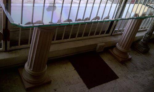 Glass top entrance hall stand