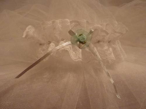 Bridal Garter - white lace by Dream Day Couture, free parcel post
