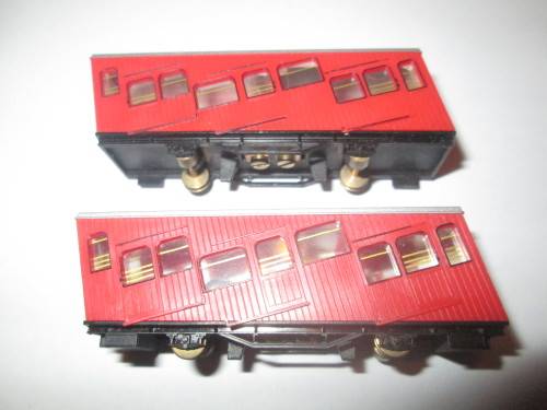 N GAUGE CABLE CARS X 2 WITH INTERIOR LIGHTING