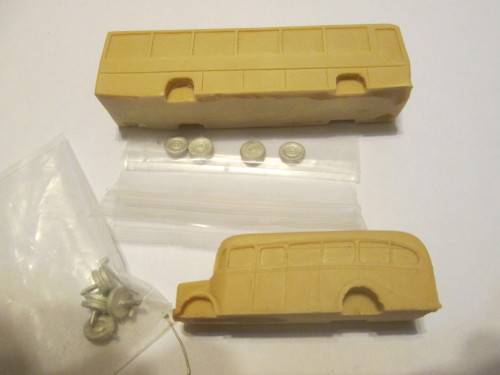 N GAUGE BUSES X 2