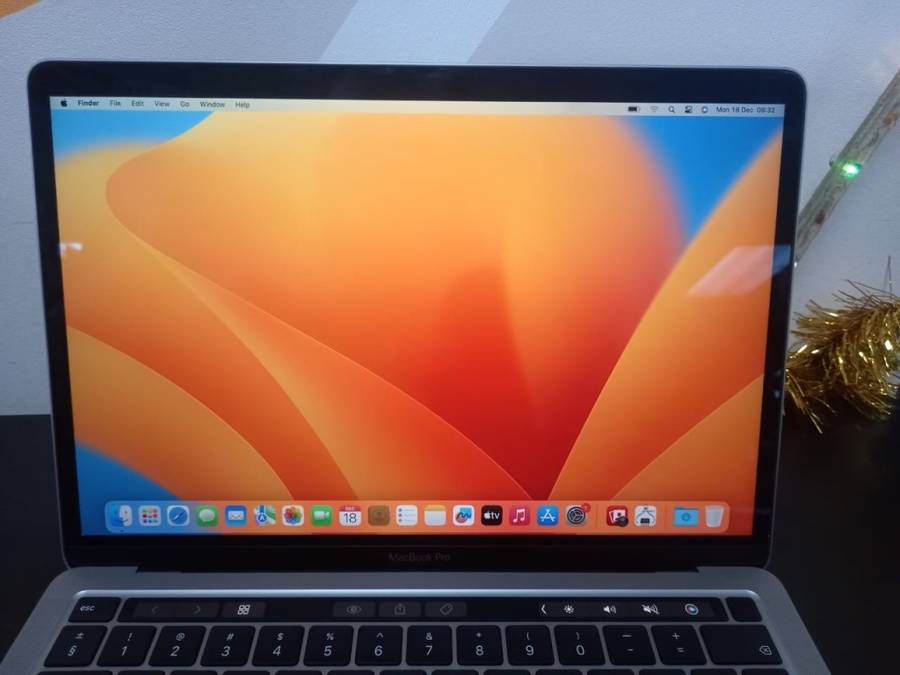 MacBook Pro M2 13 (used 3 times)