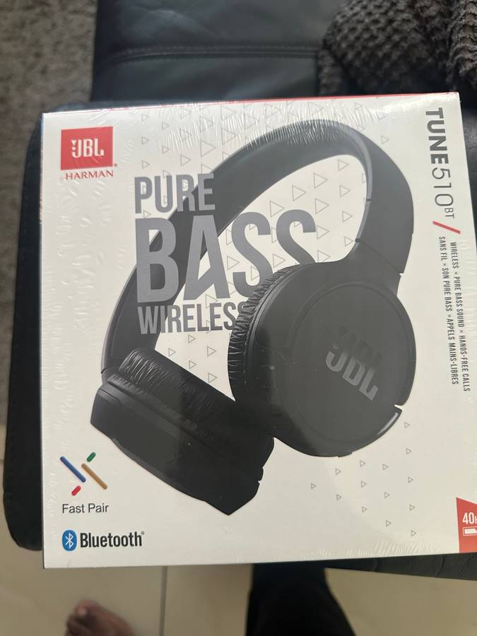 JBL Wireless On-Ear Headphones Over-ear Bluetooth Headphones Foldable (Black)