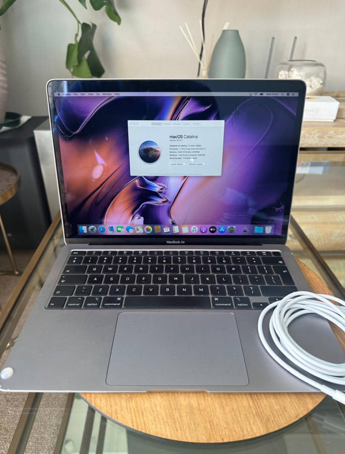 2020 Macbook Air 13 Inch Intel Core i3 (256 SSD)8GB RAM