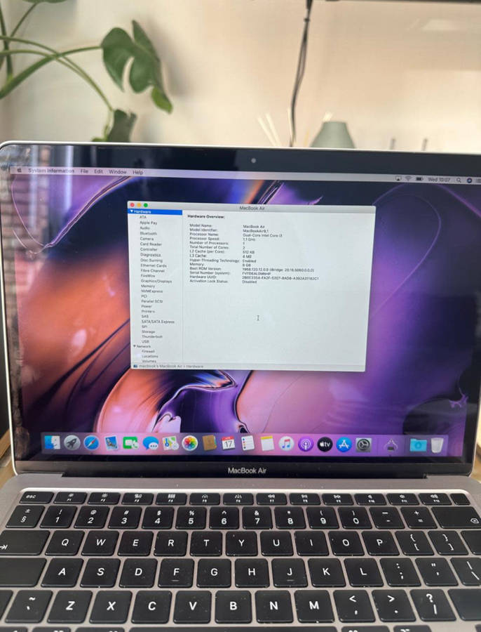 2020 Macbook Air 13 Inch Intel Core i3 (256 SSD)8GB RAM