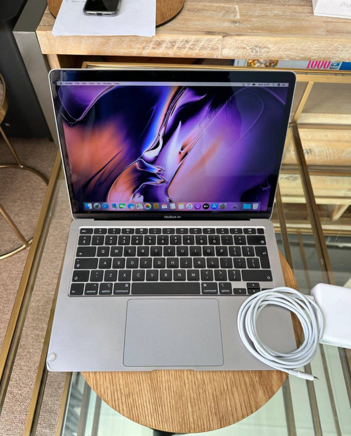 2020 Macbook Air 13 Inch Intel Core i3 (256 SSD)8GB RAM