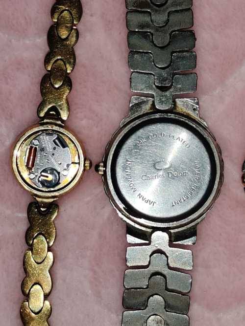 LOT VINTAGE GOLD JEWELRY AND WATCHES