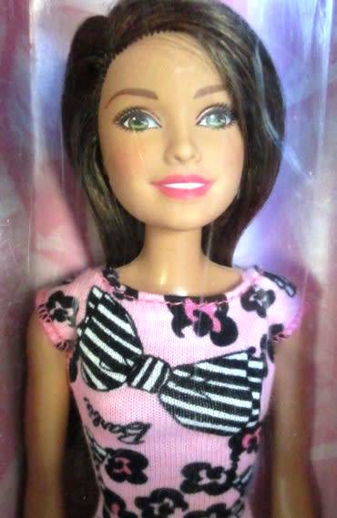 Barbie doll - NEW IN BOX - Brown hair