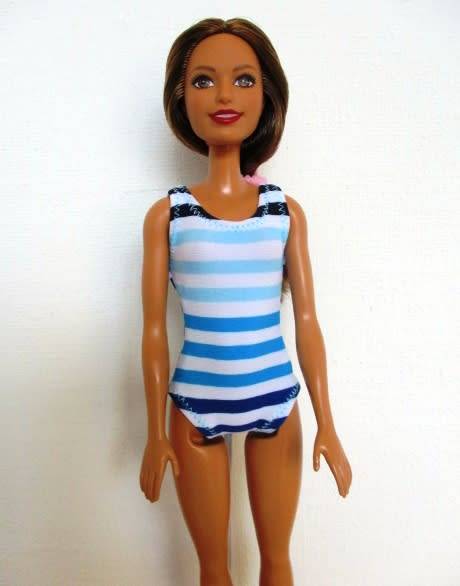 Barbie doll`s SUMMER HOLIDAY set No 19 - 5 outfits plus sleeping bag