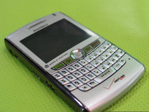 Genuine Blackberry 8830 Smart Phone Boxed with all accessories Unlocked Silver