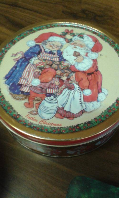 Vintage Christmas Cookie Tin - 454g
